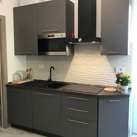 Zeus-08: Splendido Monolocale, Zona San Siro Apartment