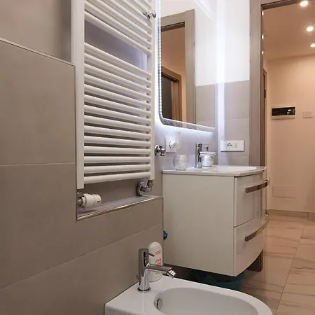 Zeus-08: Splendido Monolocale, Zona San Siro Apartment